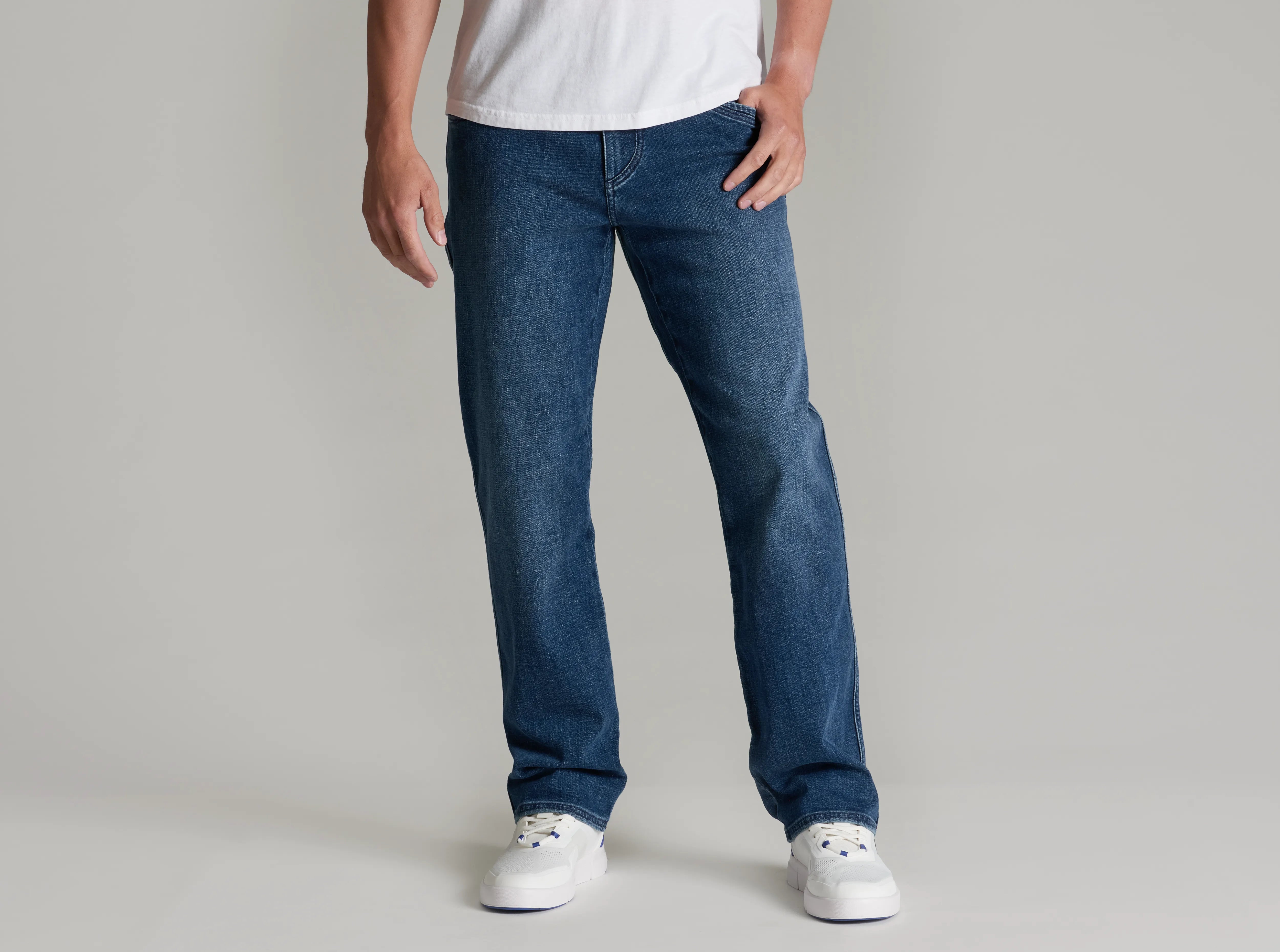 MEDIUM WASH