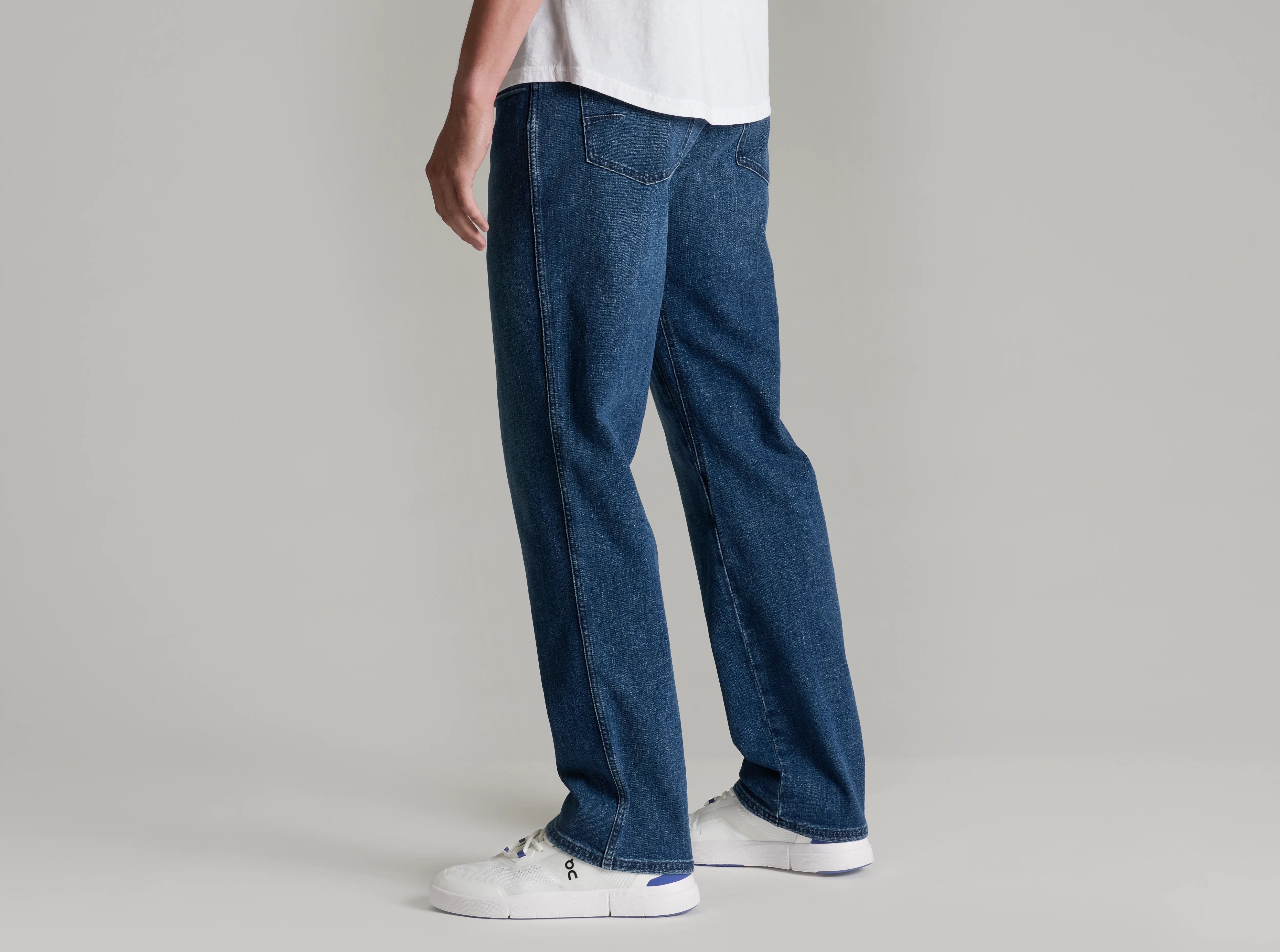 MEDIUM WASH