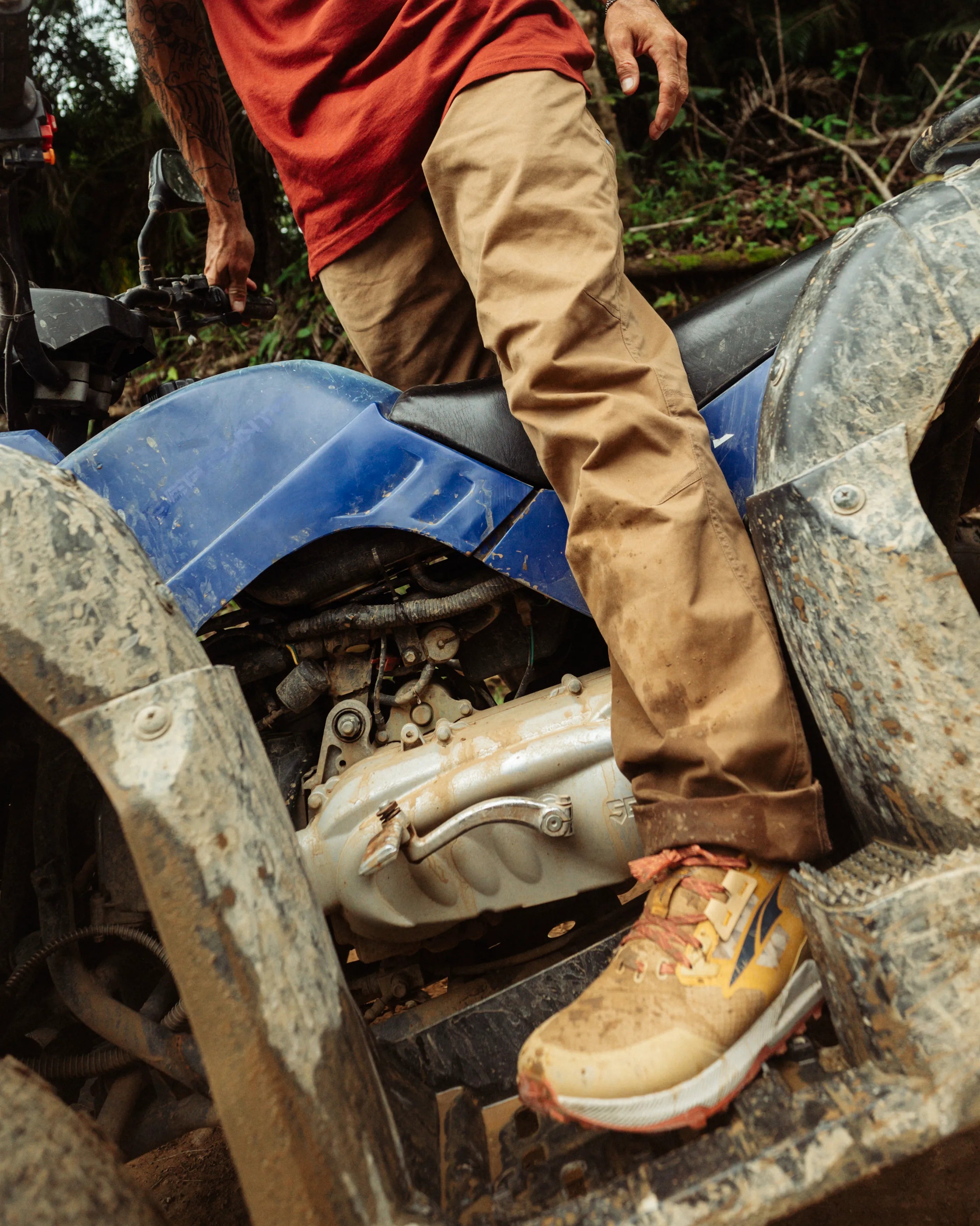 BADLANDS KHAKI